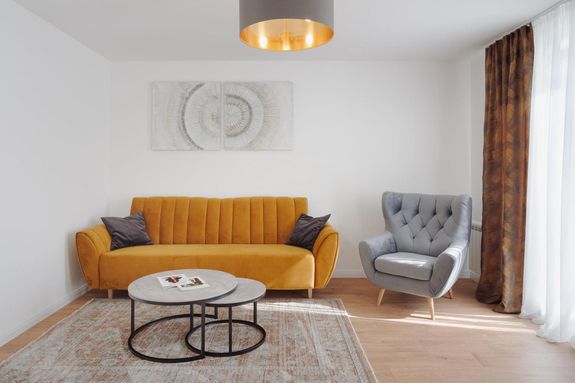 Apartment Chic With Terrace & View *